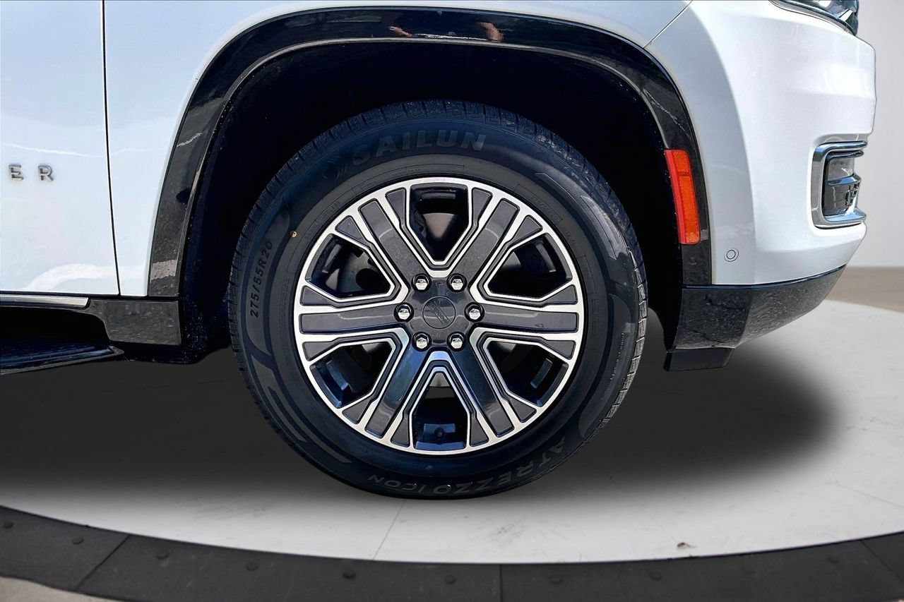 Certified 2024 Jeep Wagoneer L Series II w/ Flexible Seating Group AWD/4WD image 34