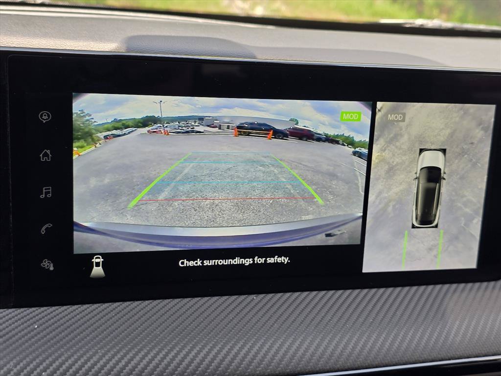 Used 2025 Nissan Kicks SR FWD image 19
