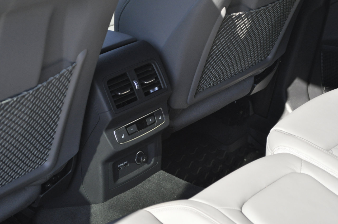 Used 2024 Audi SQ5 Prestige image 19