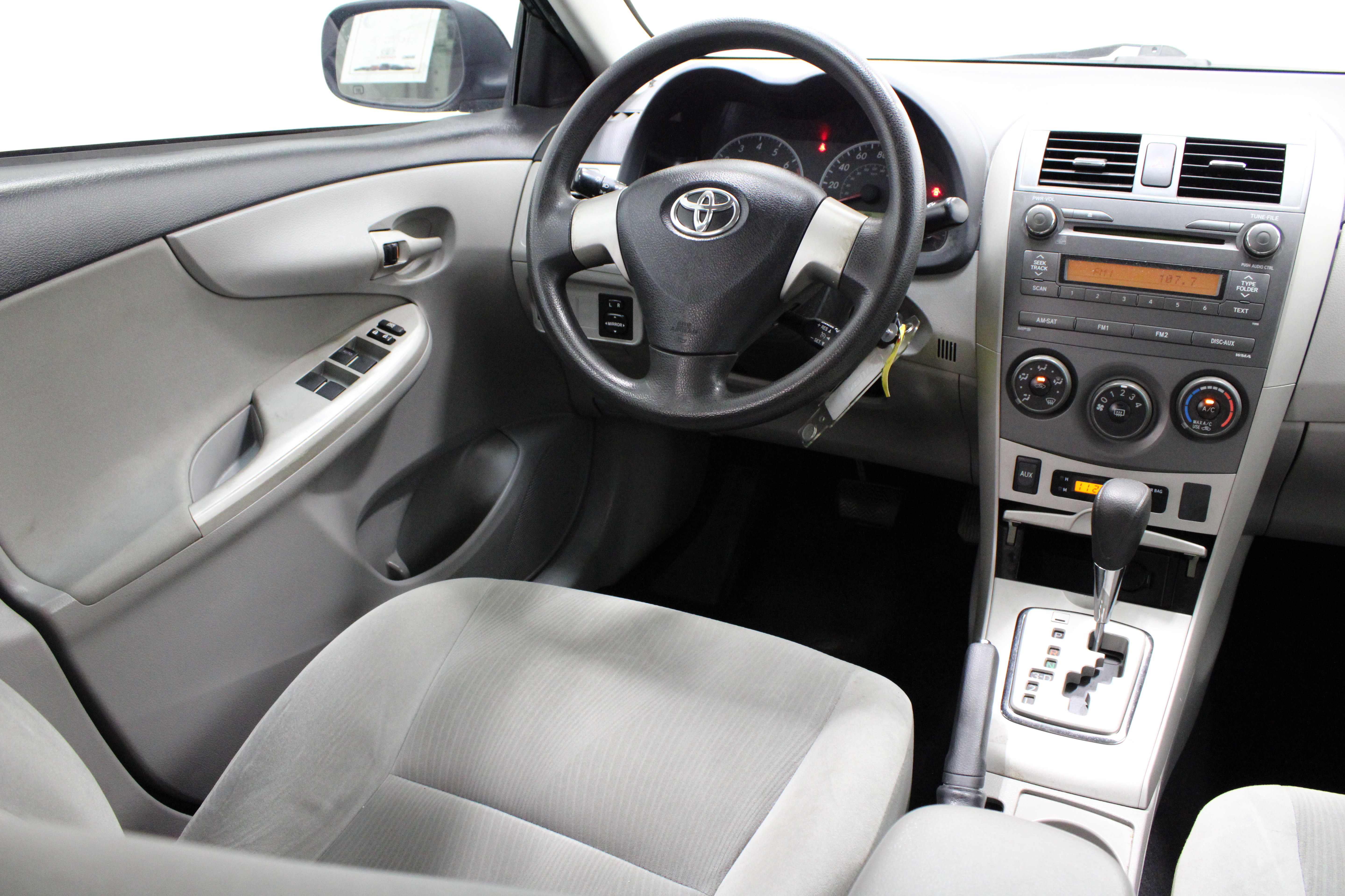 Used 2011 Toyota Corolla LE FWD image 26