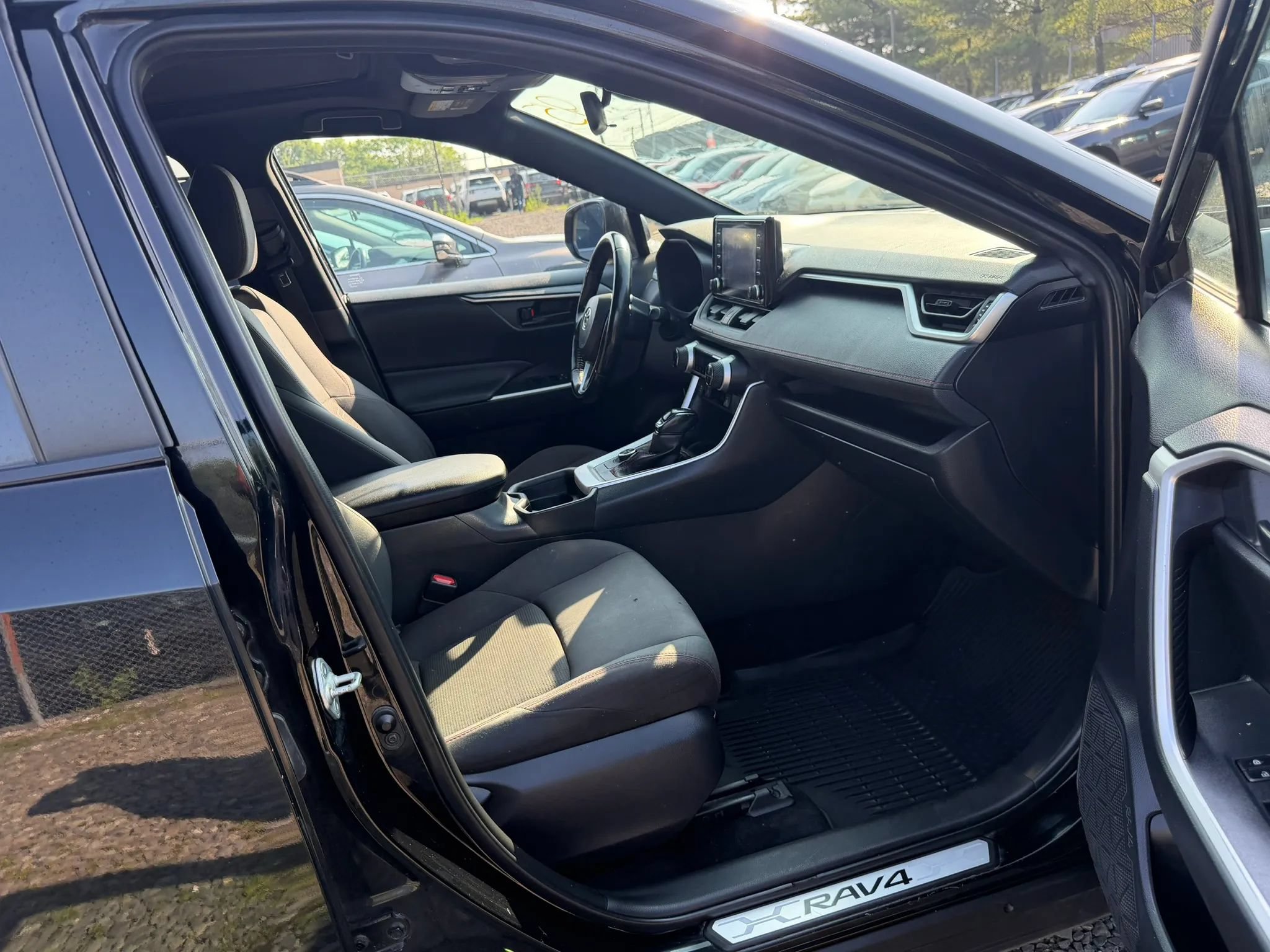Used 2021 Toyota RAV4 SE w/ Weather & Moonroof Package AWD/4WD image 12