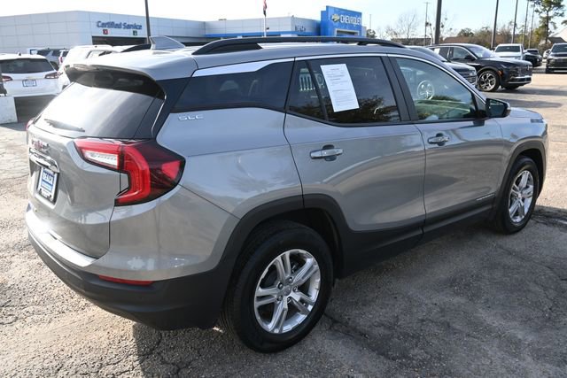 Used 2023 GMC Terrain SLE w/ Driver Convenience Package image 5