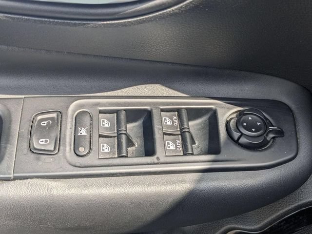 Used 2016 Jeep Renegade Latitude AWD/4WD image 15