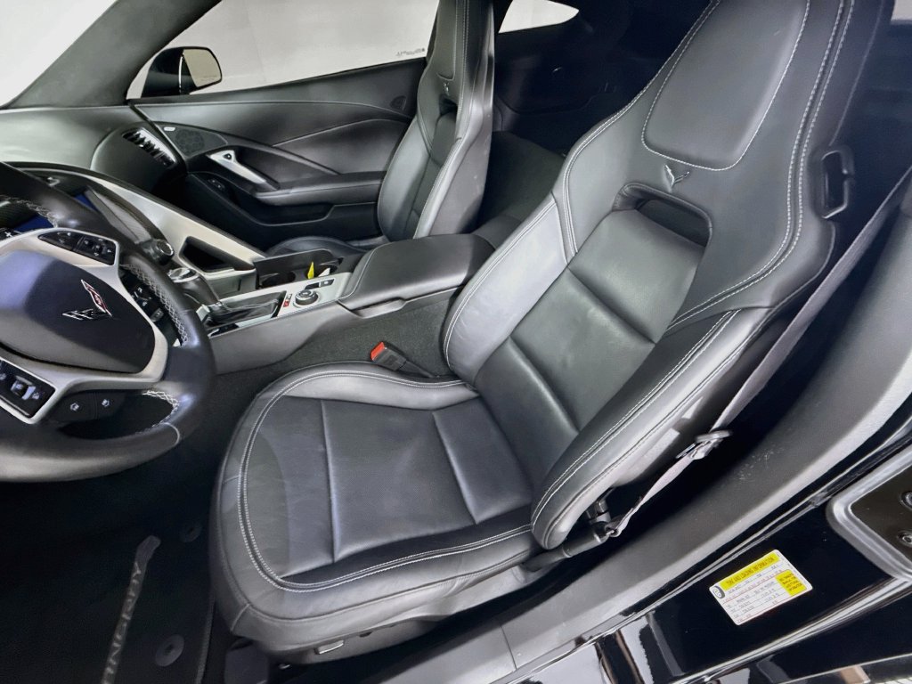 Used 2015 Chevrolet Corvette Stingray Coupe w/ 3LT Preferred Equipment Group RWD image 5