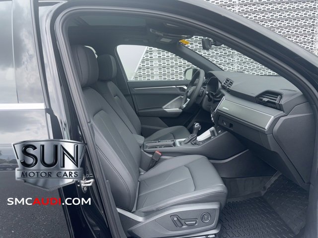 New 2025 Audi Q3 2.0T Premium image 8