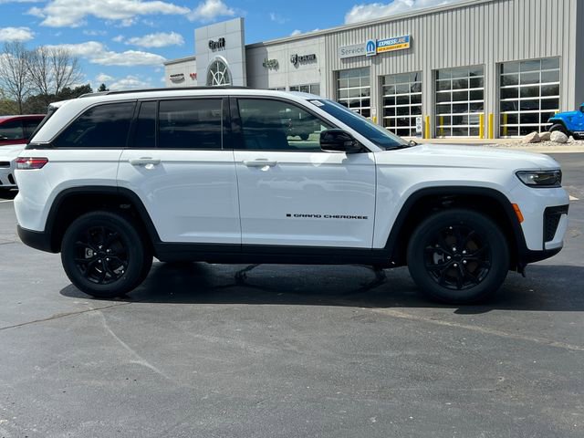 New 2026 Jeep Grand Cherokee Altitude AWD/4WD image 45