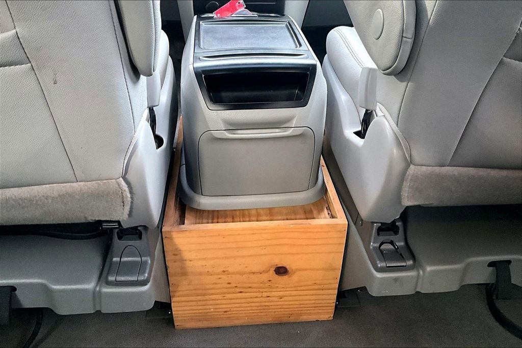 Used 2015 Toyota Sienna XLE w/ XLE Navigation Package image 11