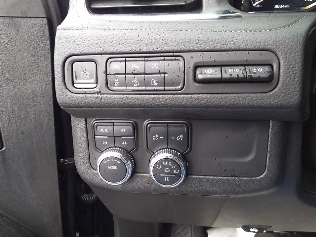 Used 2024 GMC Yukon XL Denali image 11