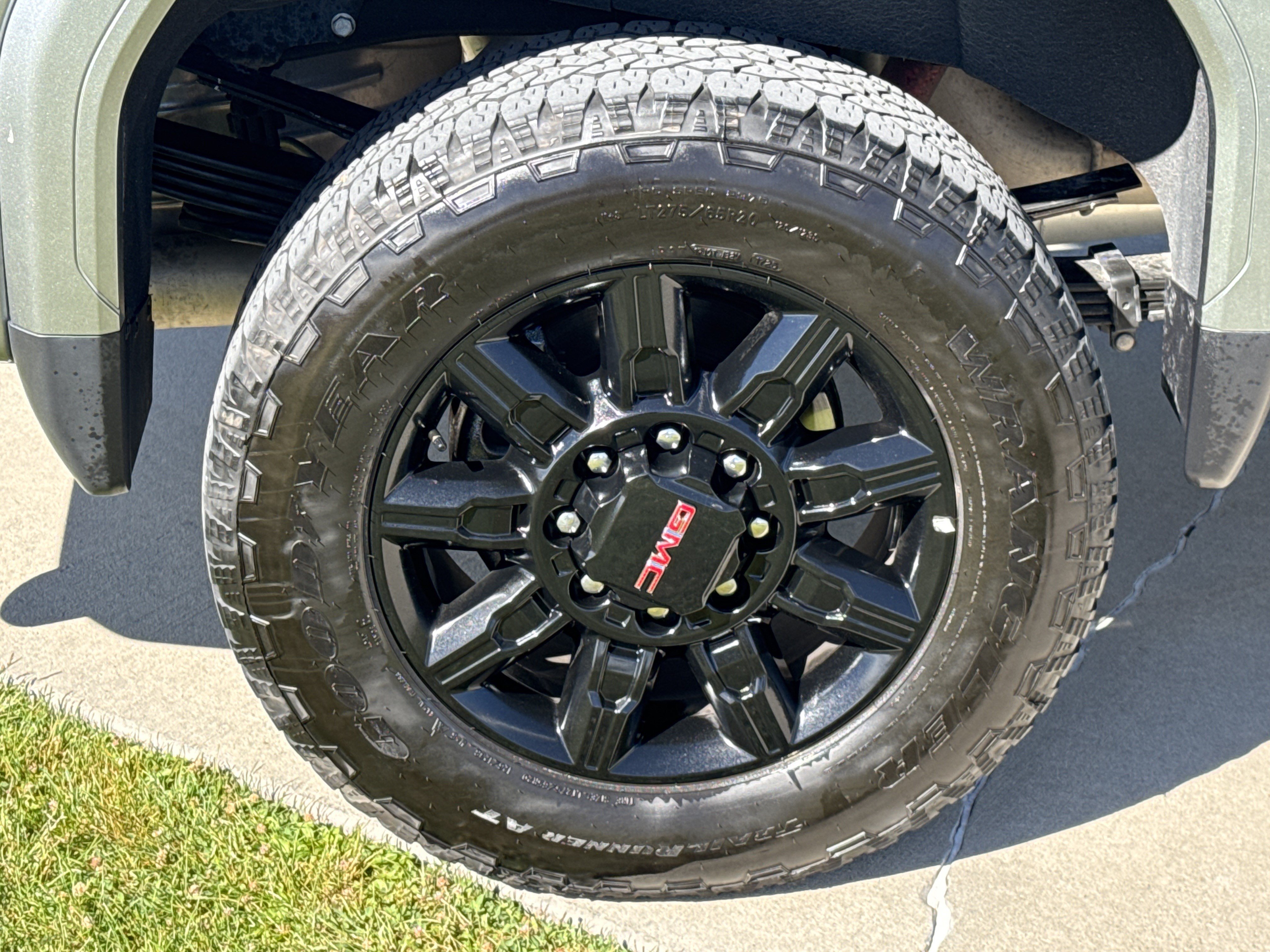 Used 2025 GMC Sierra 3500 AT4 w/ AT4 Premium Plus Package AWD/4WD image 12