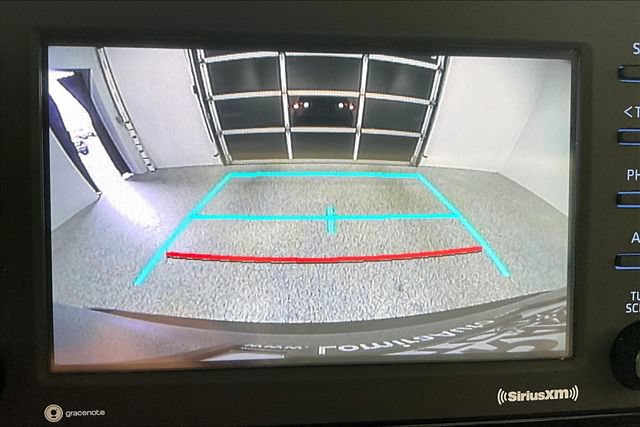 Used 2020 Toyota RAV4 LE AWD/4WD image 18