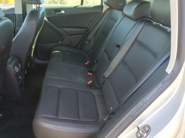 Used 2014 Volkswagen Tiguan SE FWD image 17