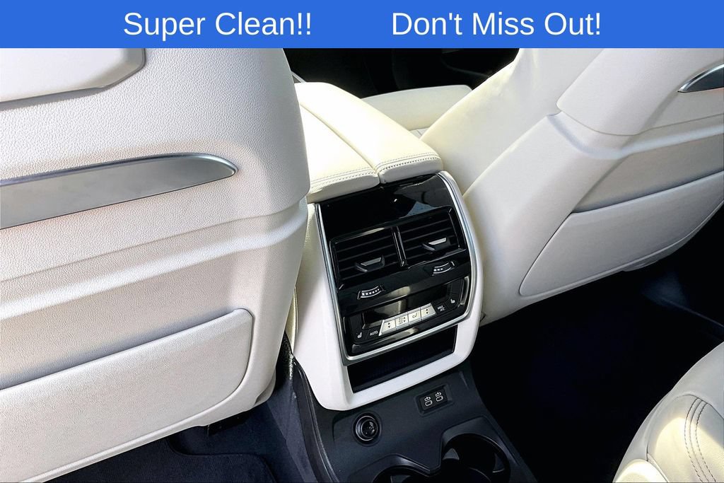 Used 2024 BMW ALPINA XB7 AWD/4WD image 31