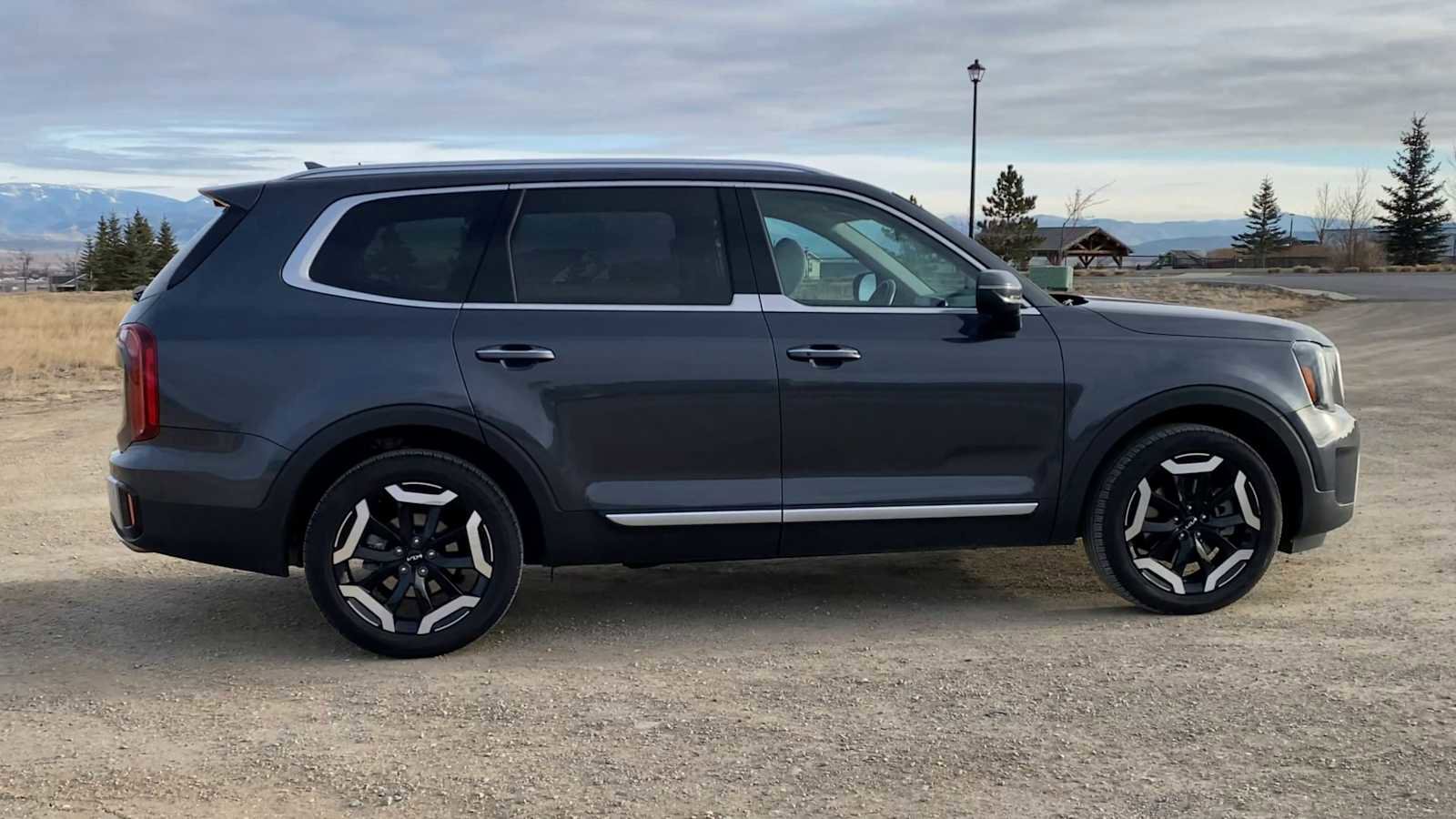 Used 2024 Kia Telluride S w/ S Sunroof Package image 9