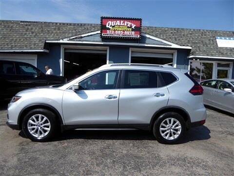 Used 2017 Nissan Rogue SV image 1