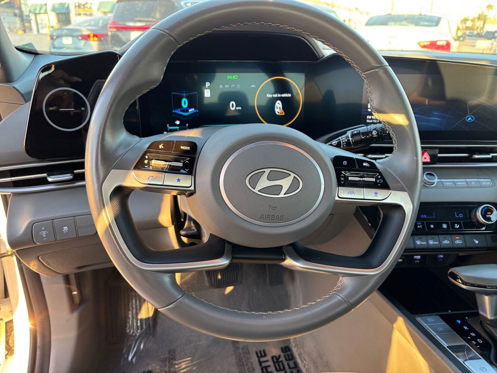 Used 2025 Hyundai Elantra SEL image 30