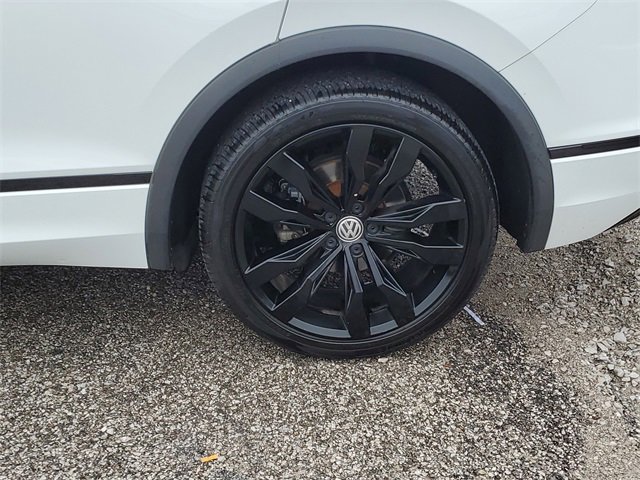 Used 2021 Volkswagen Tiguan SE R-Line image 8