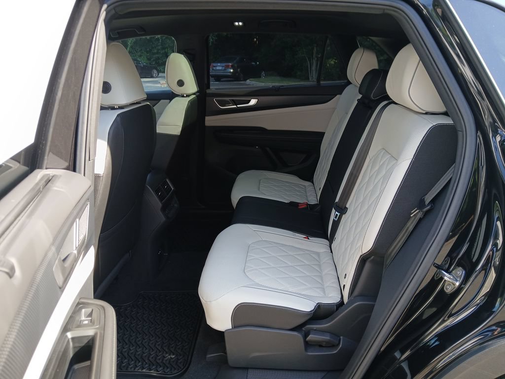 New 2026 Volkswagen Atlas Cross Sport SEL Premium R-Line AWD/4WD image 25