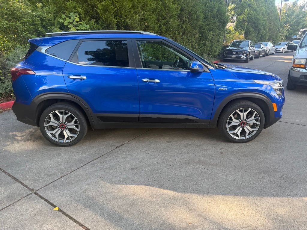 Used 2021 Kia Seltos SX w/ SX Sunroof Package AWD/4WD image 2