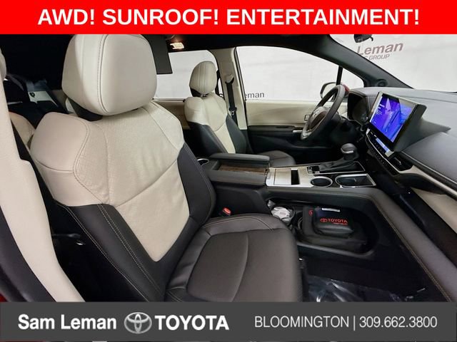 Used 2025 Toyota Sienna Platinum image 32