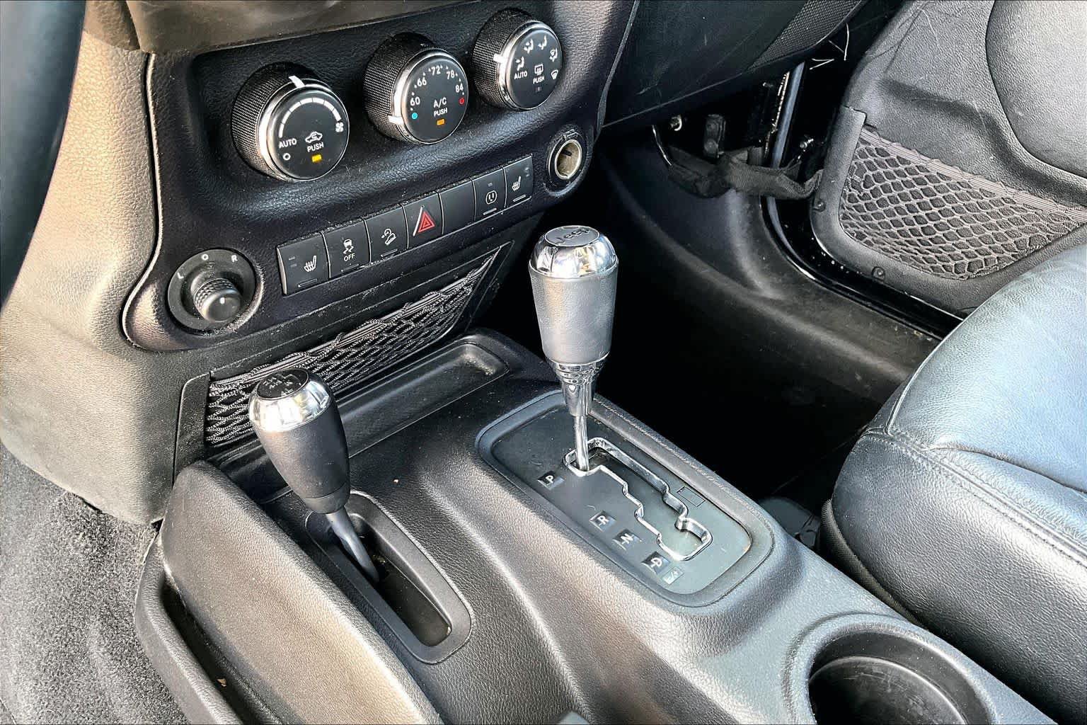 Used 2015 Jeep Wrangler Unlimited Sahara AWD/4WD image 26