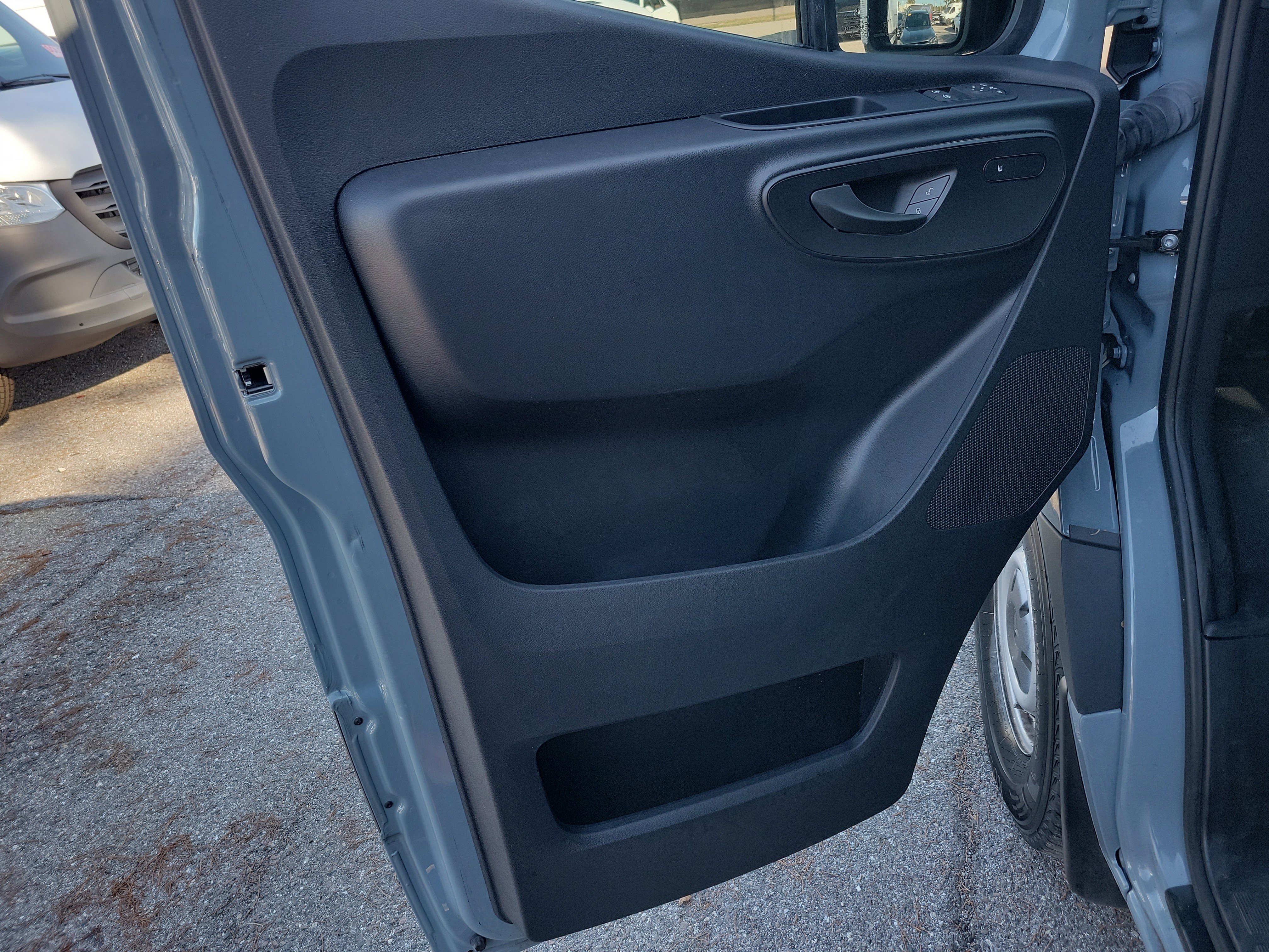 Used 2024 Mercedes-Benz Sprinter 2500 image 18