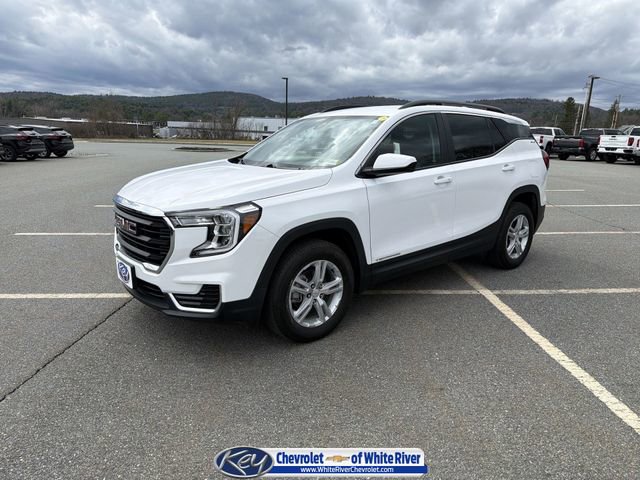 Used 2024 GMC Terrain SLE w/ Driver Convenience Package