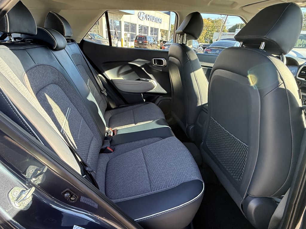 Certified 2023 Hyundai Venue Limited FWD image 30