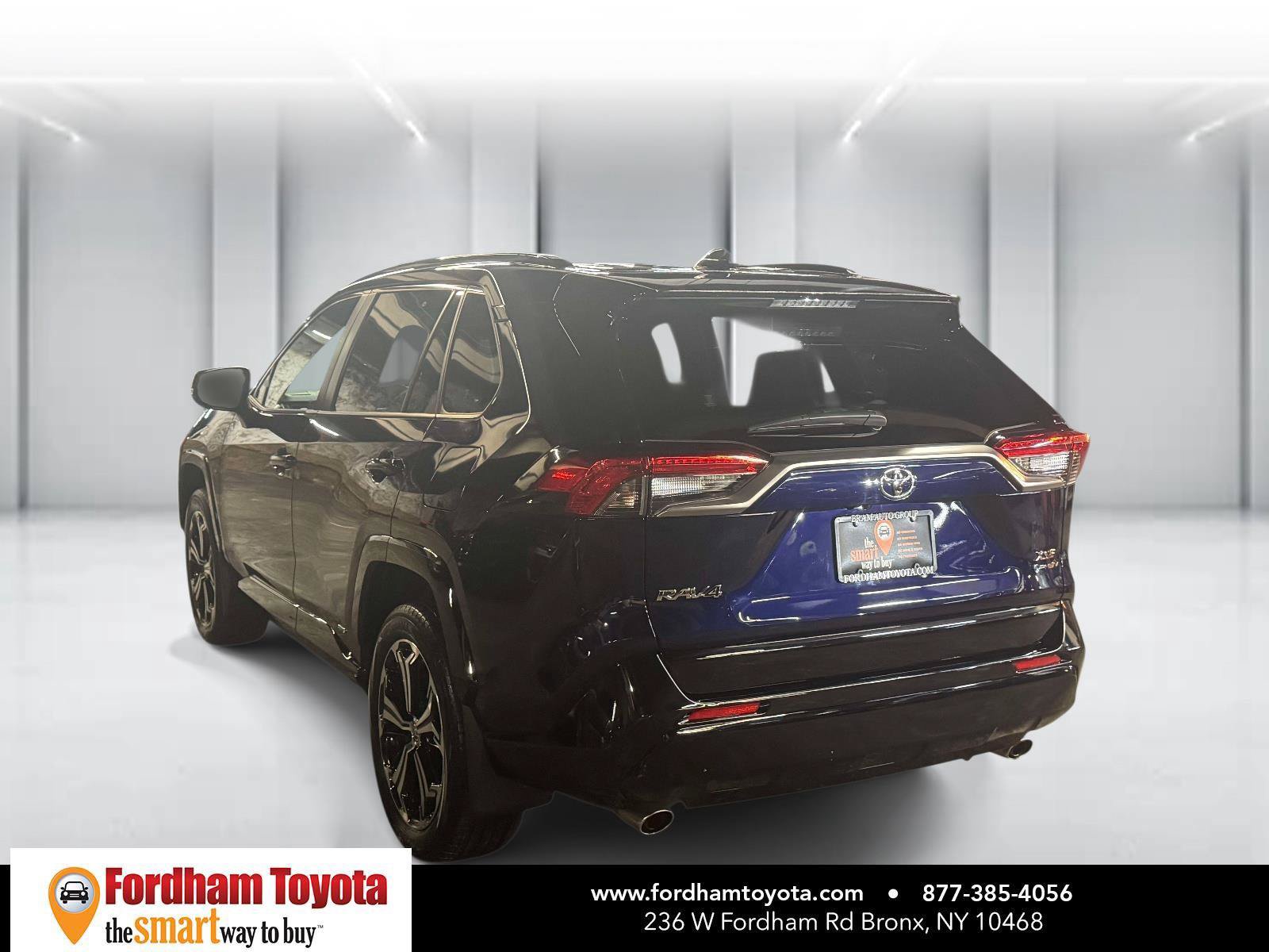 Used 2025 Toyota RAV4 XSE w/ Weather Package AWD/4WD image 5