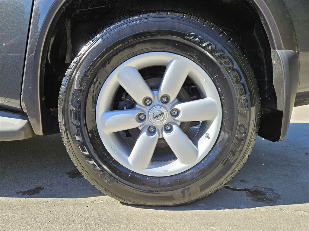 Used 2011 Nissan Armada SV image 5