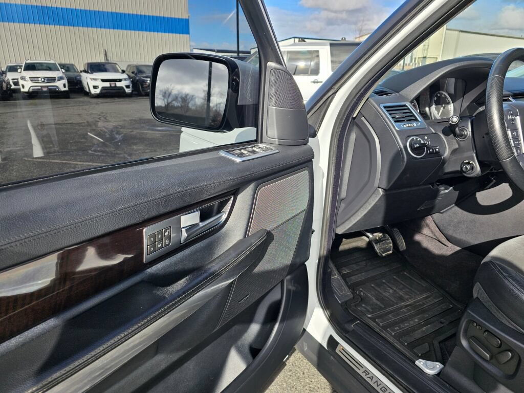 Used 2011 Land Rover Range Rover Sport HSE AWD/4WD image 18