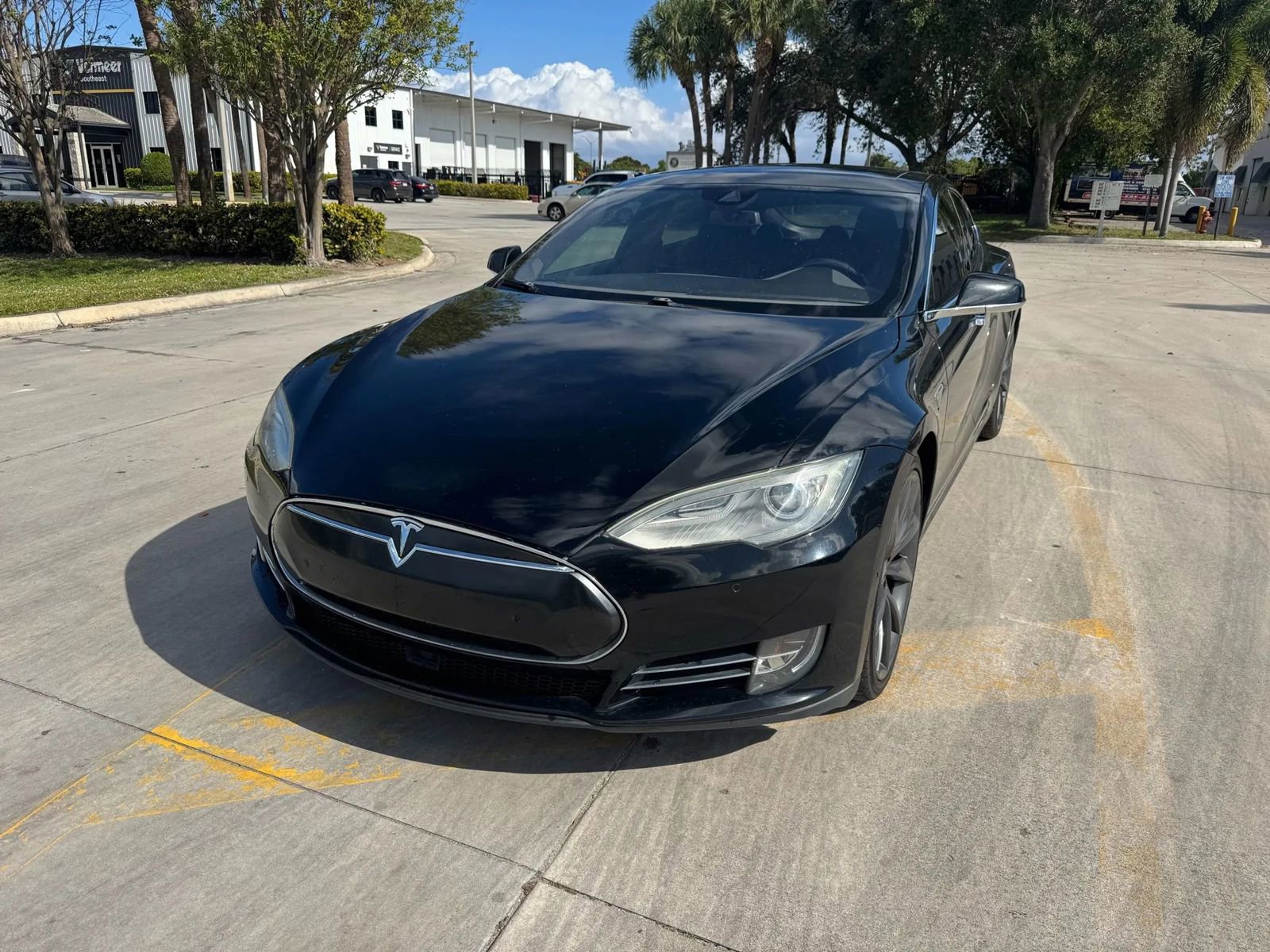 Used 2015 Tesla Model S 70D image 1
