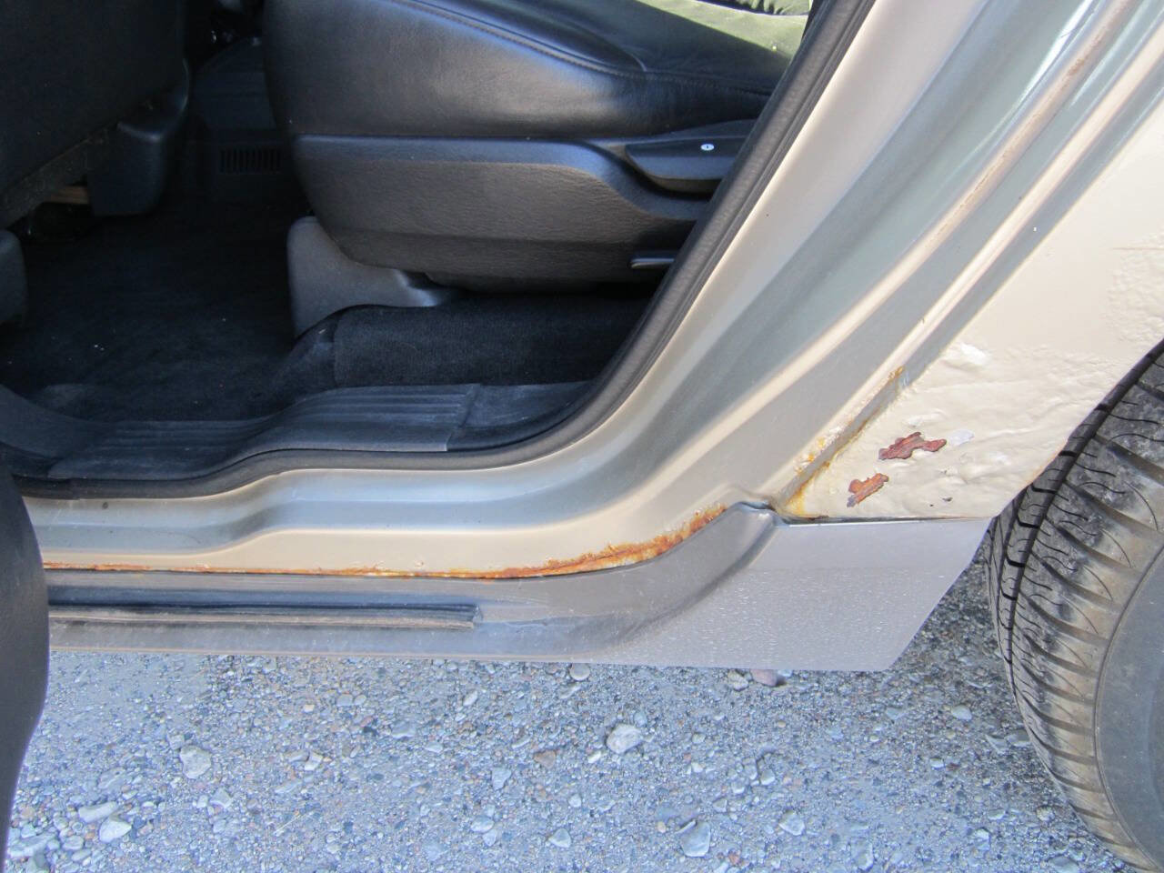 Used 2005 Chrysler Pacifica Touring image 17