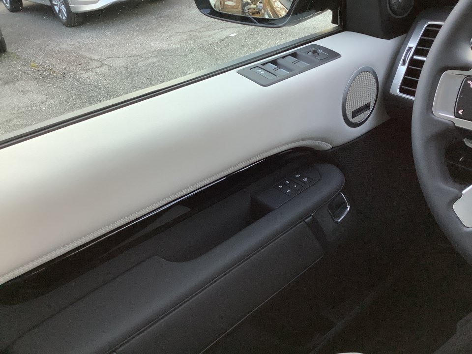 New 2026 Land Rover Discovery S AWD/4WD image 36
