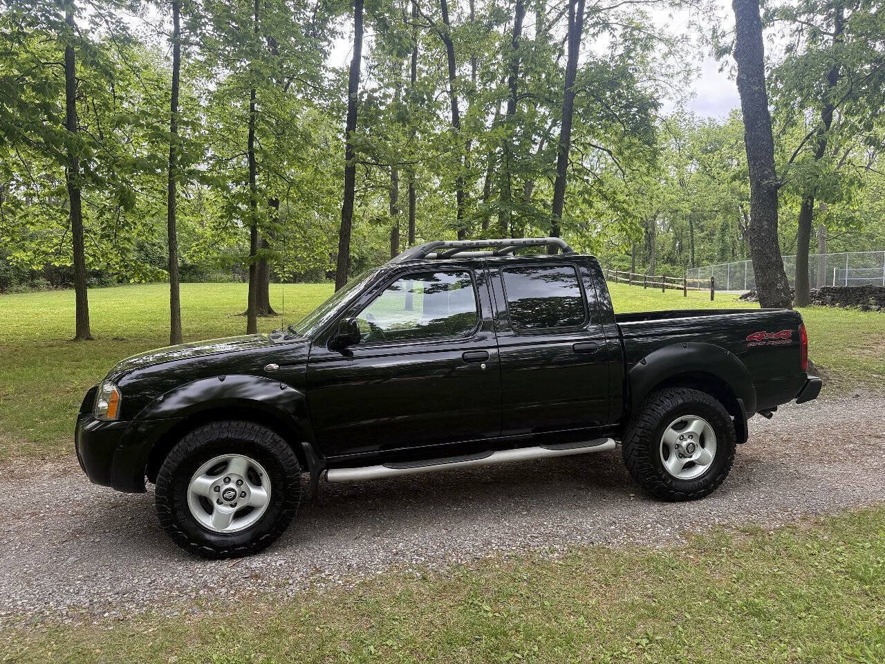 Used 2002 Nissan Frontier SE AWD/4WD image 2