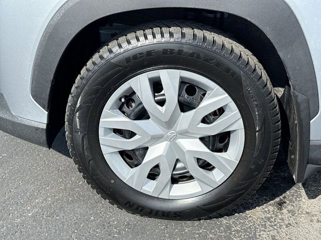 Used 2022 Toyota Corolla Cross L image 10