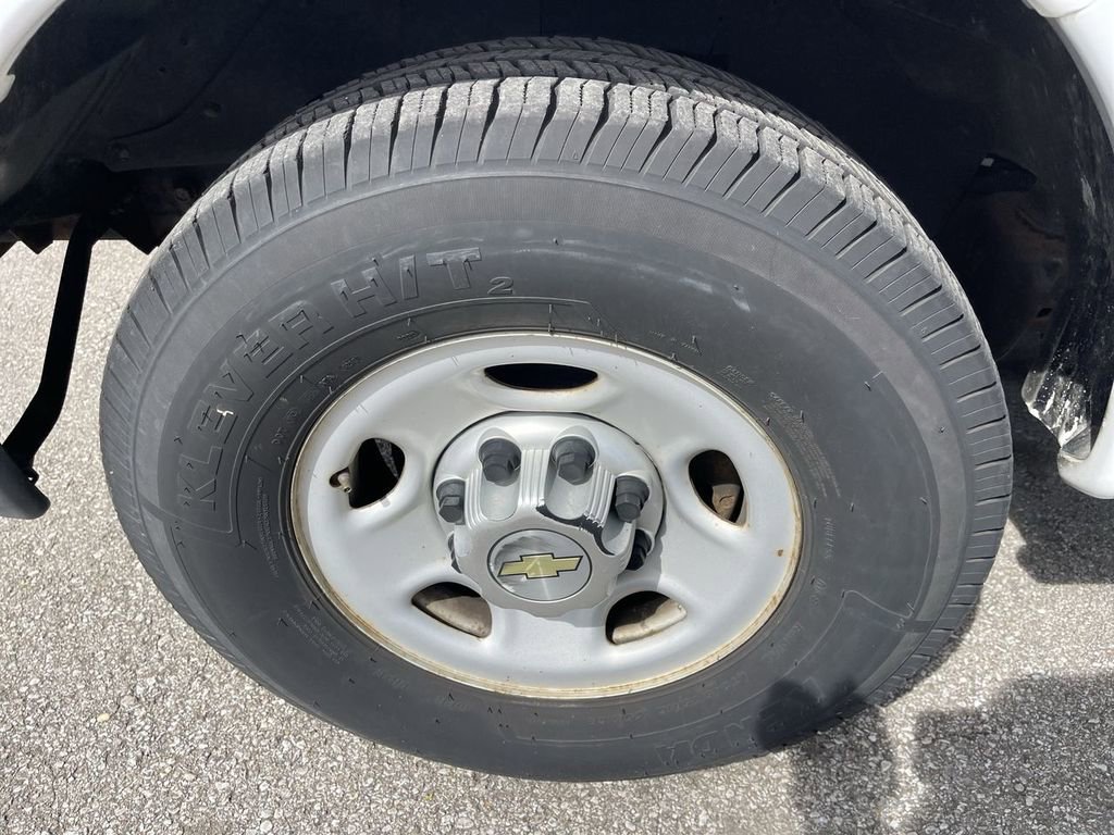 Used 2014 Chevrolet Express 3500 RWD image 2