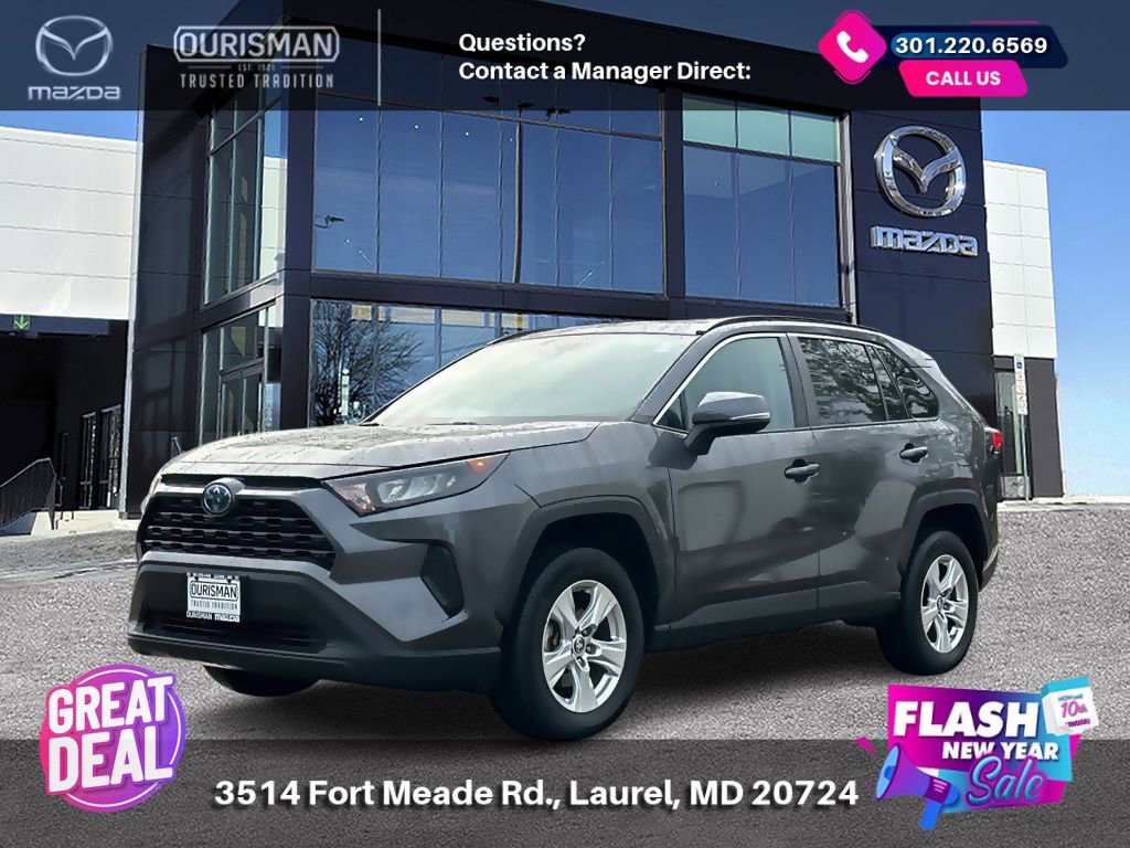 Used 2020 Toyota RAV4 LE image 4