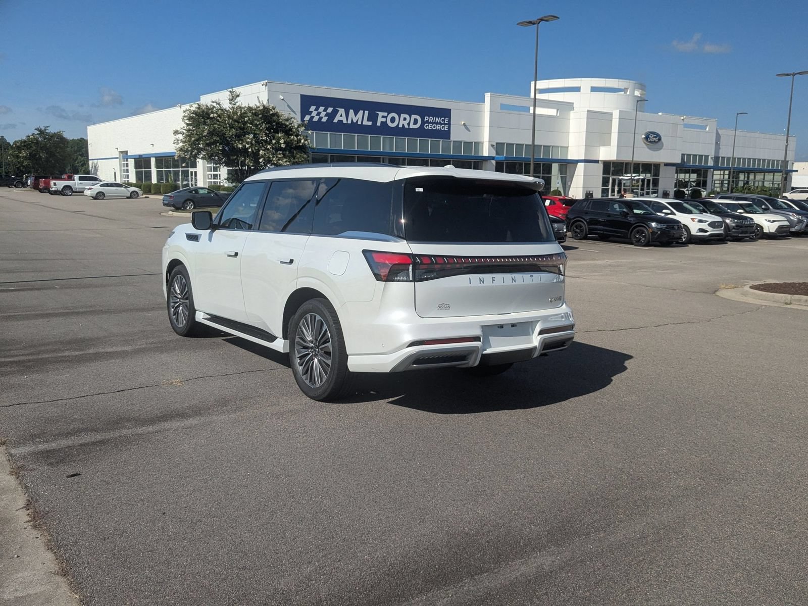 Used 2025 INFINITI QX80 Luxe AWD/4WD image 5
