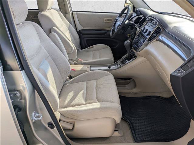 Used 2002 Toyota Highlander 2WD V6 w/ Convenience Pkg image 19