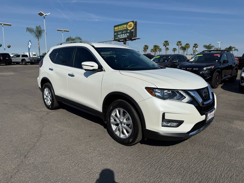 Used 2017 Nissan Rogue SV w/ SV Premium Package image 1