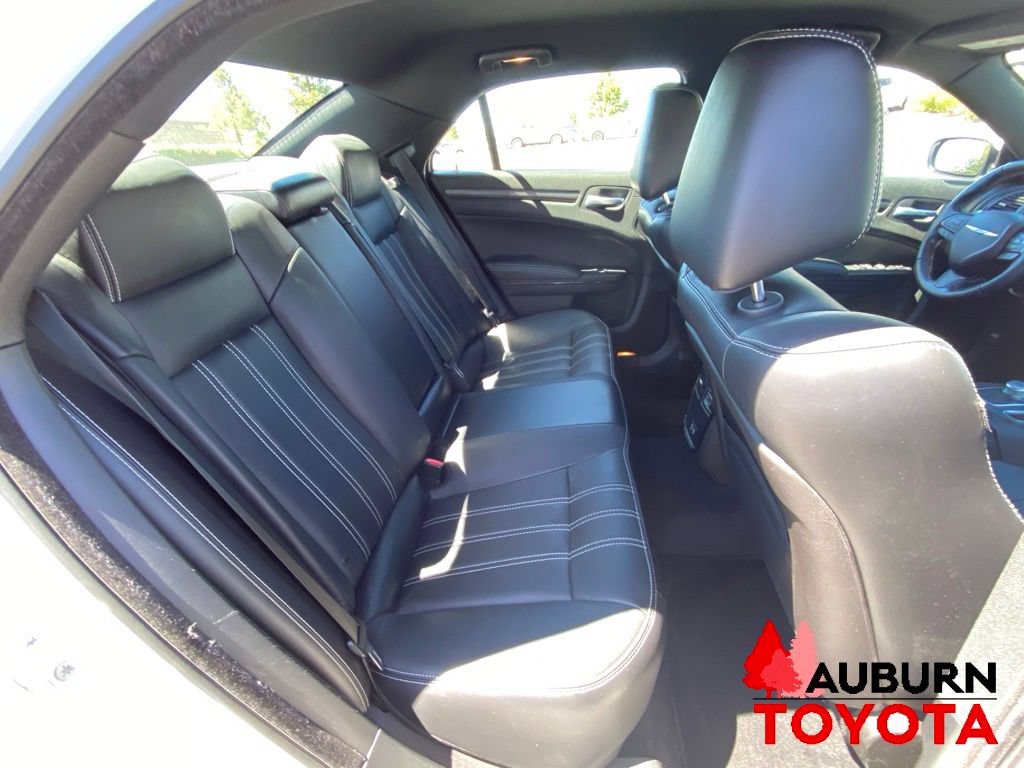 Used 2015 Chrysler 300 S RWD image 16
