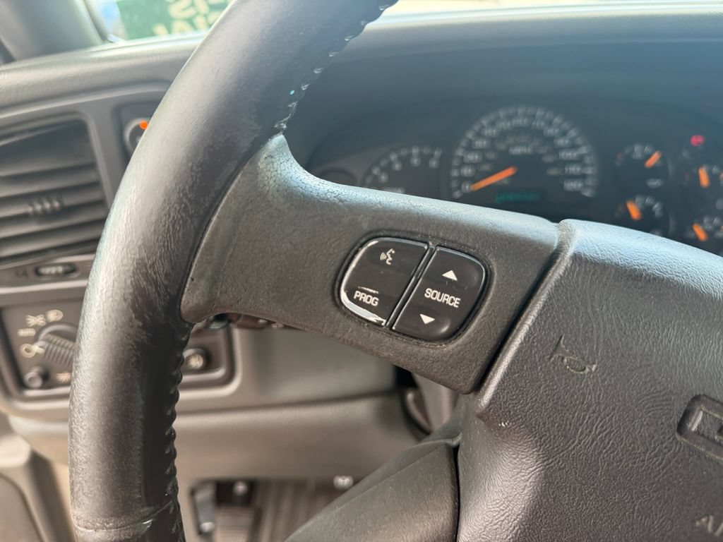 Used 2004 GMC Sierra 1500 SLT w/ Light Duty Power Package AWD/4WD image 16