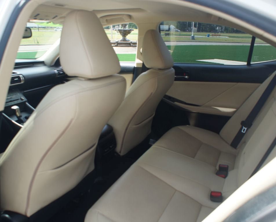 Used 2016 Lexus IS 200t RWD image 14