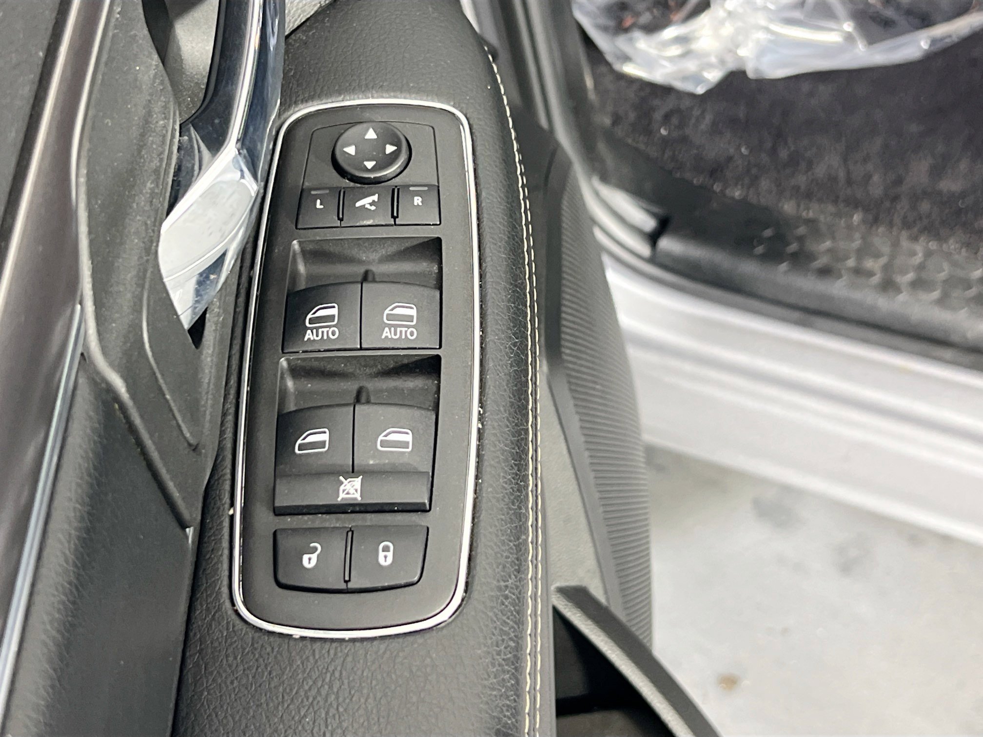 Used 2022 RAM 1500 Classic Warlock w/ Electronics Group image 17