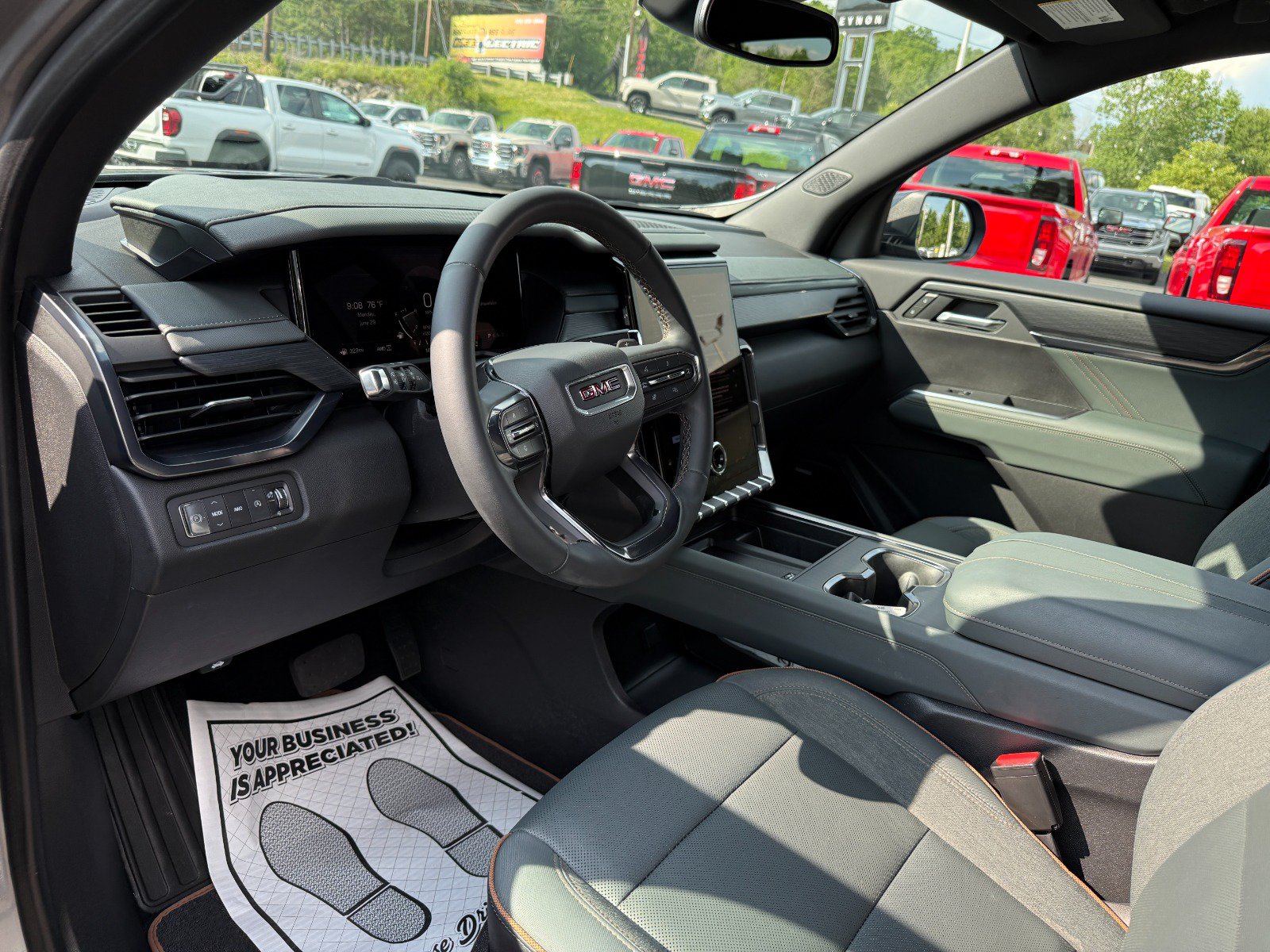 Used 2025 GMC Acadia AT4 AWD/4WD image 13