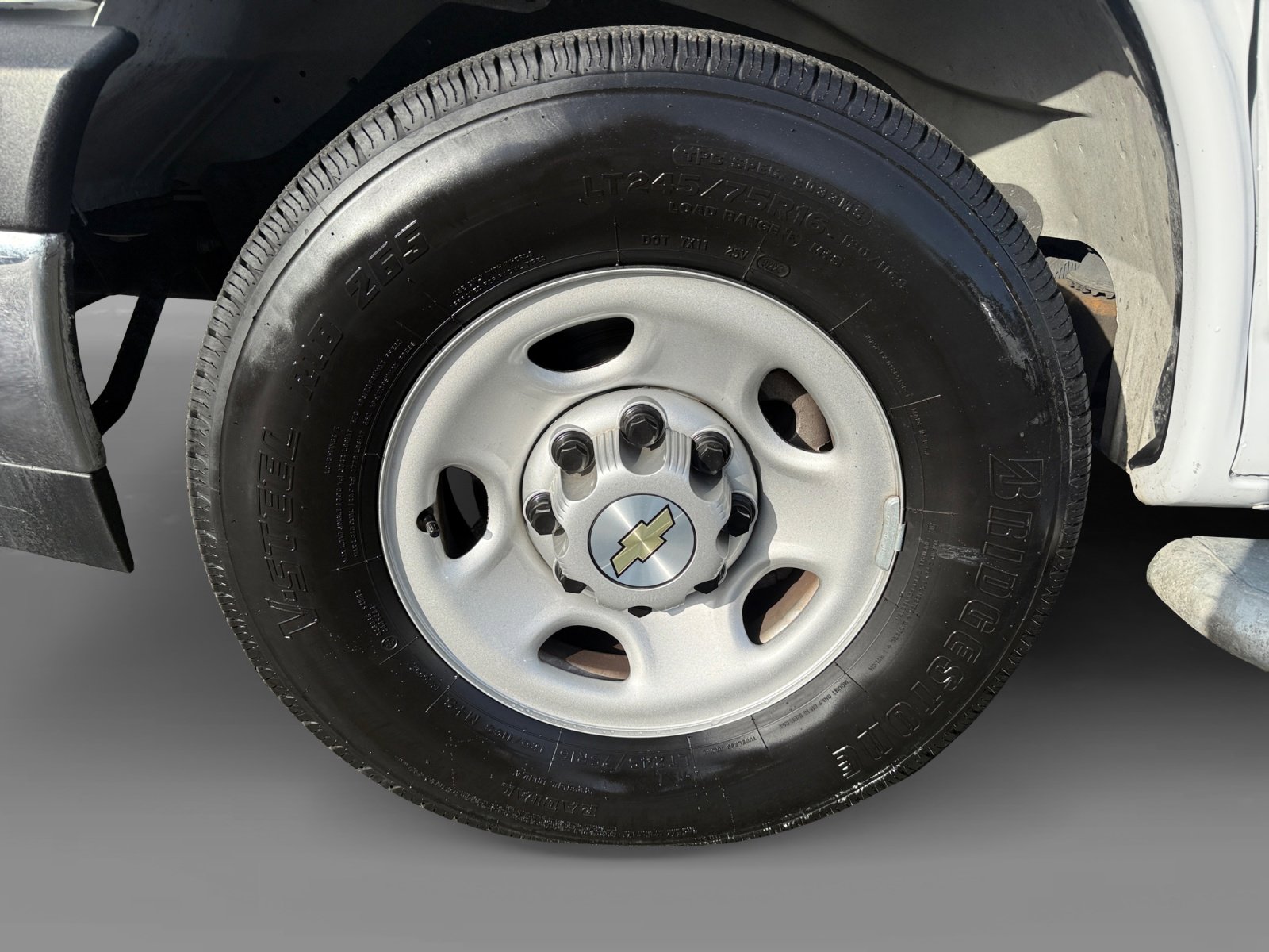 Used 2024 Chevrolet Express 2500 w/ Driver Convenience Package image 9