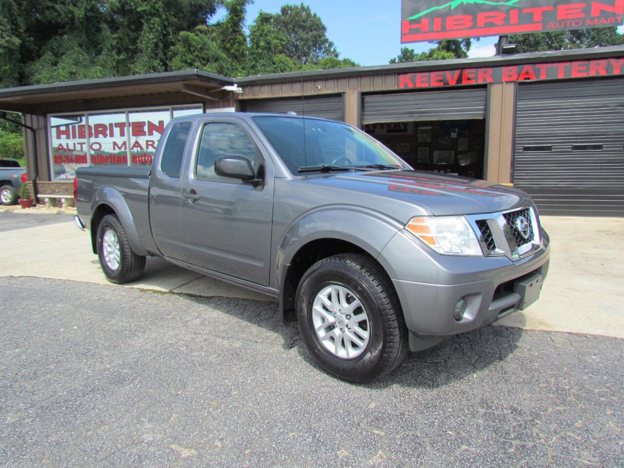 Used 2018 Nissan Frontier SV image 1