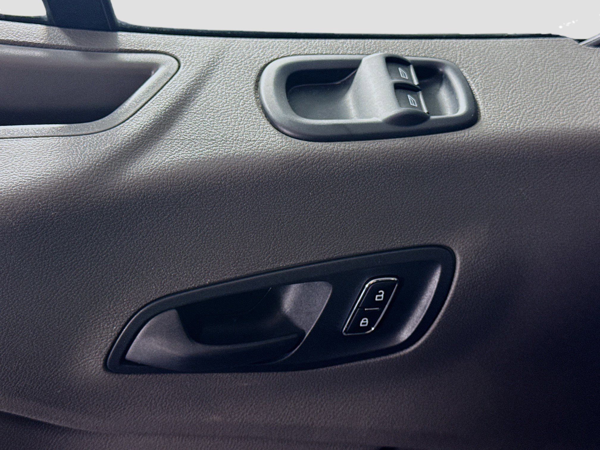 Used 2023 Ford Transit 350 XLT image 24