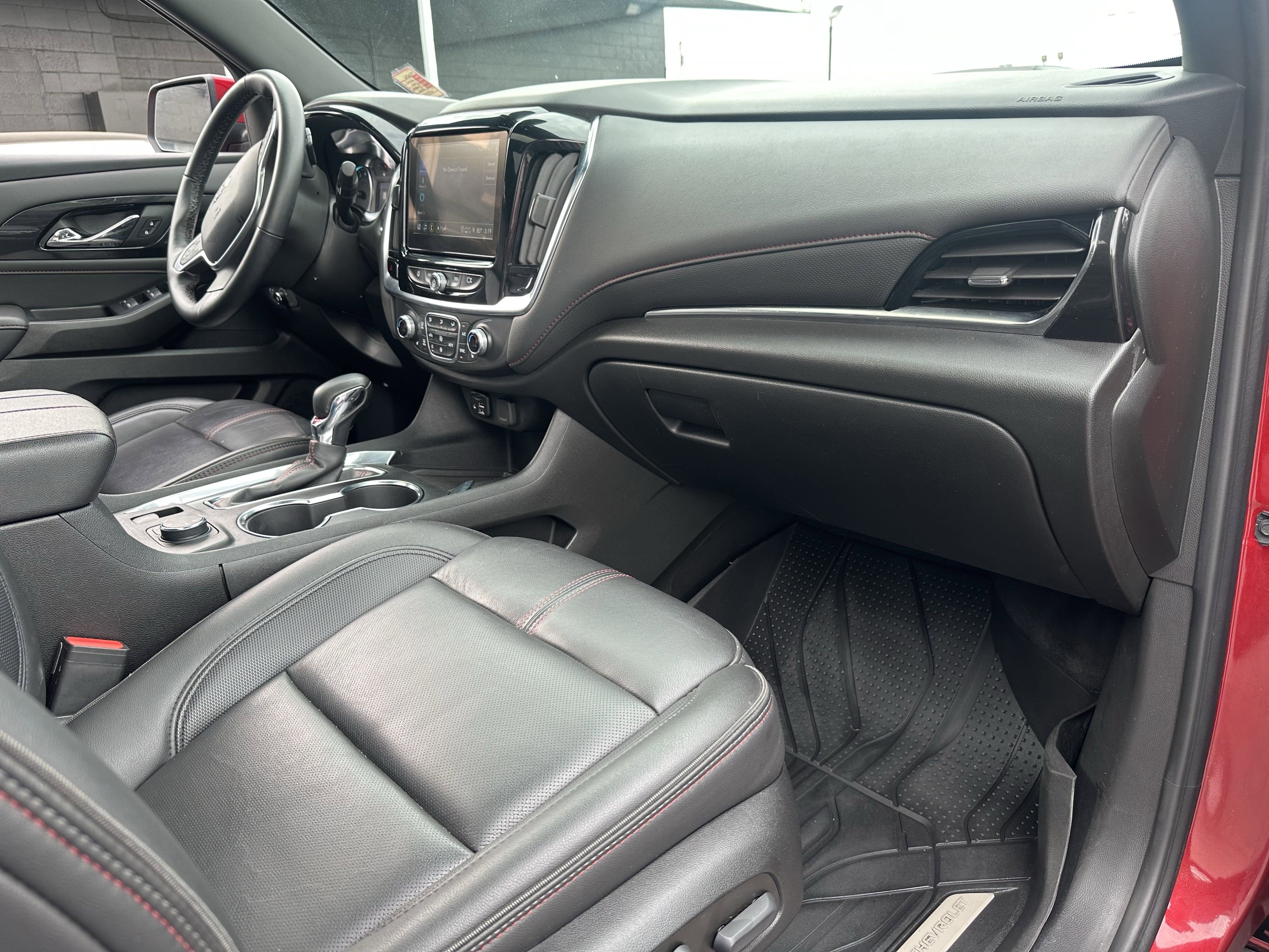 Used 2023 Chevrolet Traverse RS image 10