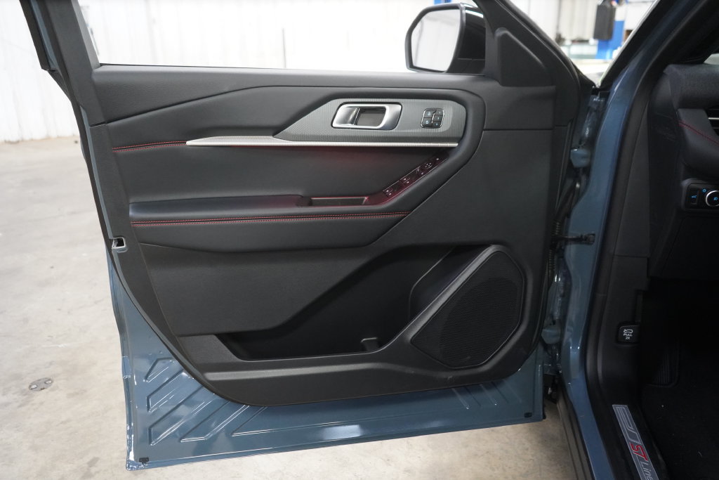 New 2027 Ford Explorer ST-Line w/ Premium Package AWD/4WD image 16